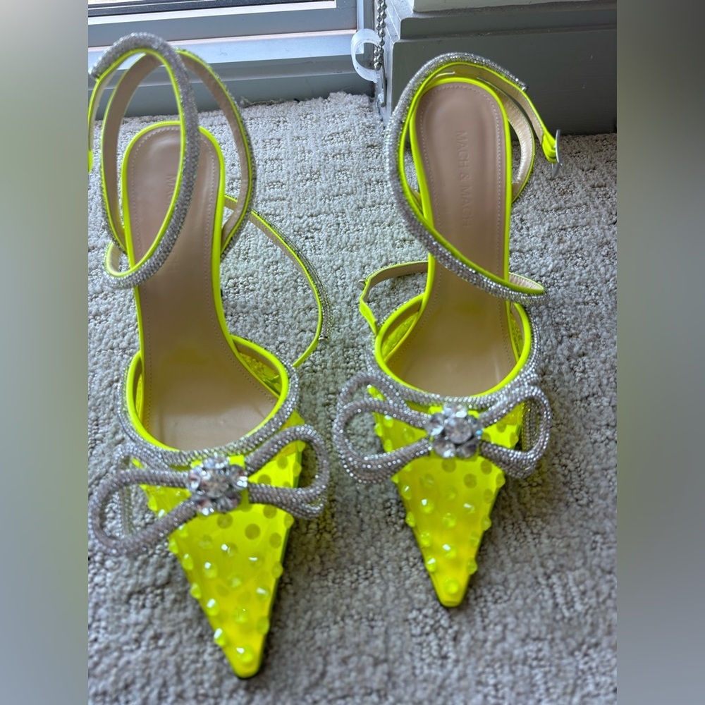 WORN ONCE MACH MACH Size 37.5
